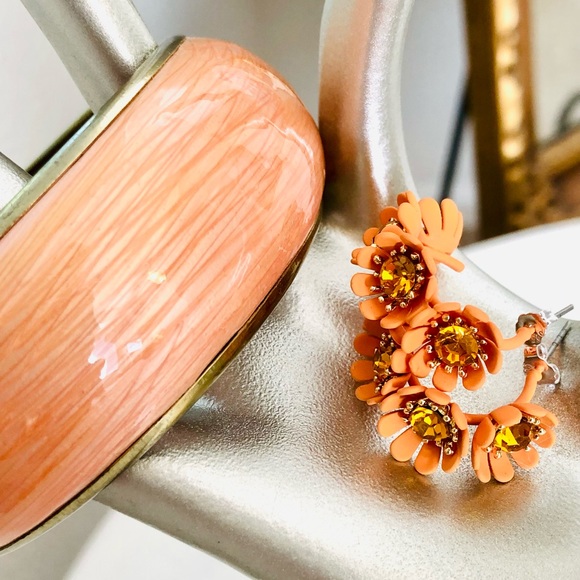 Vintage Mod Flower Earrings & Enamel Bracelet - Picture 15 of 15